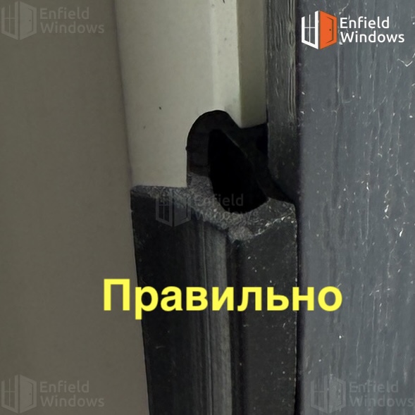 Правильний варіант якою стороною вставляти резинку в паз